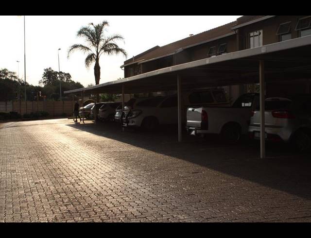 2 BEDROOM COMPLEX FOR SALE IN RAVENSWOOD